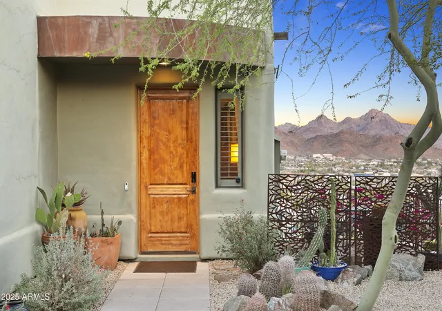 2nd image of 10005 N 1st Dr, Phoenix, AZ 85021 | MLS# 7064650