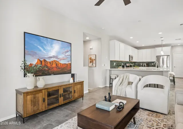 1st image of 1676 E Hampton Ln, Gilbert, AZ 85295 | MLS# 7069302
