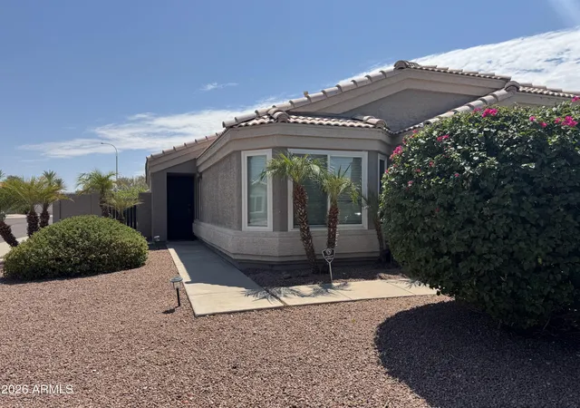 Photo 3 of Single family home for sale at 1041 W Saragosa St, Chandler, AZ 85224 | MLS# 7064706 | Listing updated on 2026-09-17