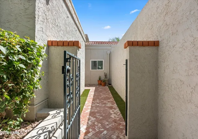 Photo 3 of Townhouse for sale at 7645 E Sandalwood Dr, Scottsdale, AZ 85250 | MLS# 7066442 | Listing updated on 2026-08-14