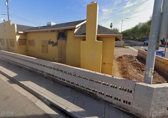 Photo 3 of Townhouse for sale at 954 W Mohave St, Phoenix, AZ 85007 | MLS# 7064950 | Listing updated on 2026-09-24