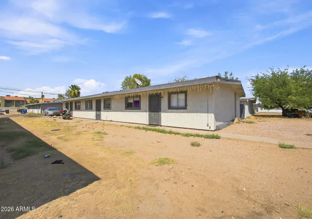 Photo 3 of Townhouse for sale at 2210 W Heatherbrae Dr, Phoenix, AZ 85015 | MLS# 7065237 | Listing updated on 2026-09-15