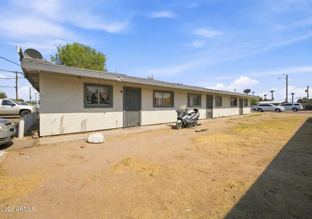 Photo 3 of Townhouse for sale at 2210 W Heatherbrae Dr, Phoenix, AZ 85015 | MLS# 7065237 | Listing updated on 2026-10-08