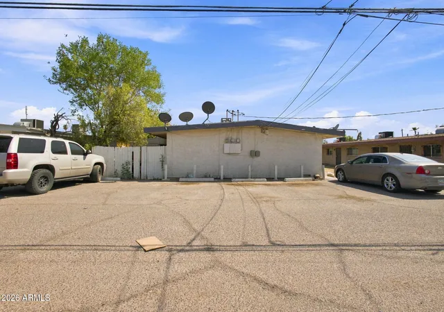 Photo 4 of Townhouse for sale at 2210 W Heatherbrae Dr, Phoenix, AZ 85015 | MLS# 7065237 | Listing updated on 2026-10-08