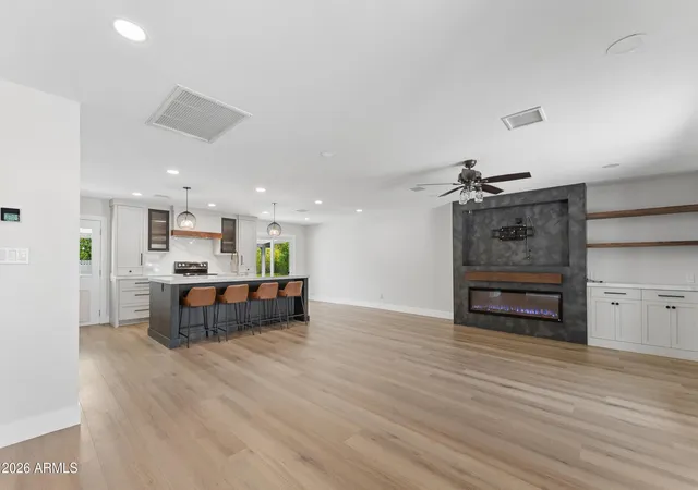 Photo 3 of Sale Pending at 6107 N 87th Place, Scottsdale, AZ 85250 | MLS# 7066212 | Listing updated on 2026-08-25