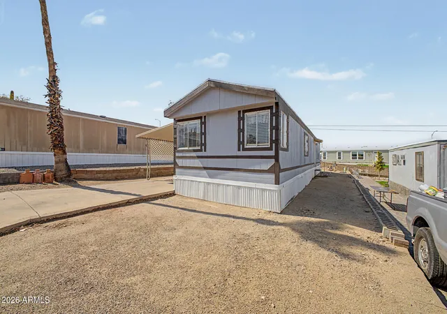 Photo 4 of Manufactured home for sale at 1908 E Dahlia Dr, Phoenix, AZ 85022 | MLS# 7067333 | Listing updated on 2026-10-20