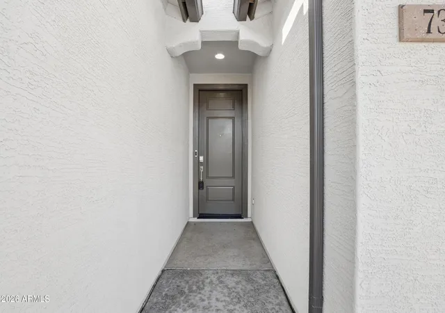 Photo 4 of Single family home for sale at 73 E Capricorn Way, Chandler, AZ 85249 | MLS# 7065909 | Listing updated on 2026-09-17
