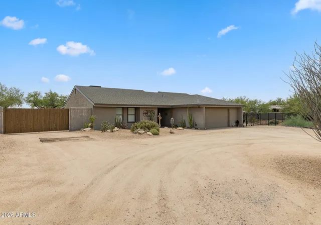Photo 4 of Single family home for sale at 1011 E Maddock Rd, Phoenix, AZ 85086 | MLS# 7067023 | Listing updated on 2026-09-07