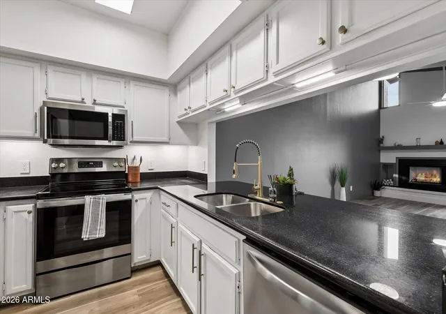 5th image of 12023 N 27Th Pl, Phoenix, AZ 85028 | MLS# 7065116