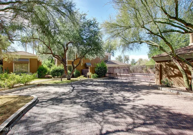 2nd image of 1411 E Orangewood Ave, Phoenix, AZ 85020
