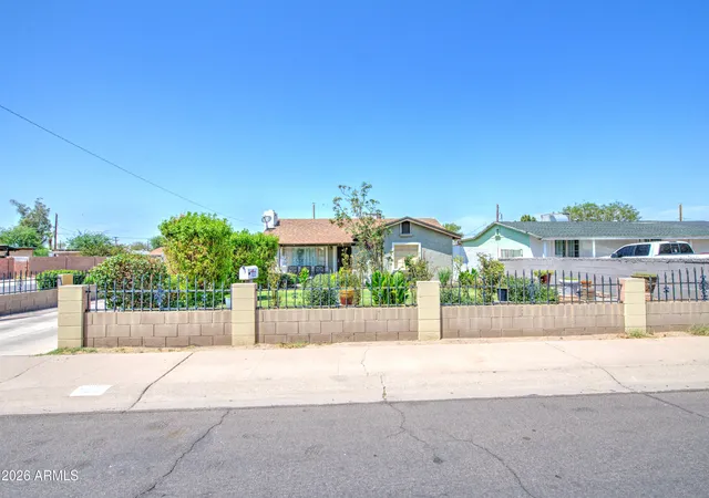 2nd image of 122 W Grove St, Phoenix, AZ 85041 | MLS# 7065399