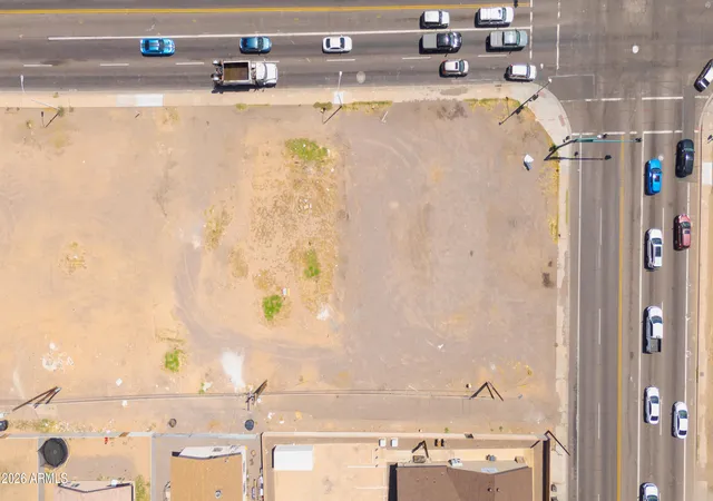 3rd image of 2402 E Broadway Rd #1, Phoenix, AZ 85040 | MLS# 7065171