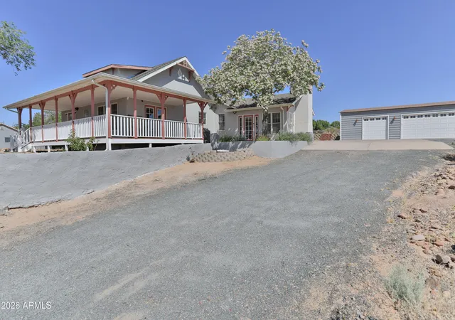1st image of 102 Crestview Rd, Holbrook, AZ 86025 | MLS# 7065183