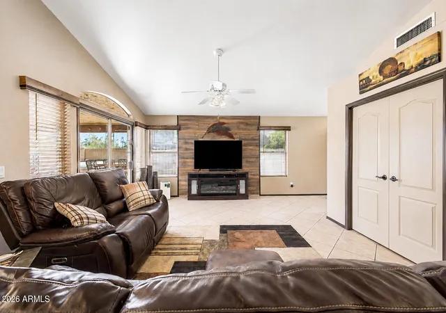 2nd image of 102 W Morrow Dr, Phoenix, AZ 85027 | MLS# 7065521