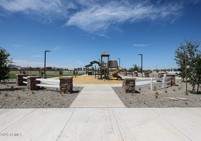Photo 4 of Single family home for sale at 810 W Angelina Dr, San Tan Valley, AZ 85140 | MLS# 7065294 | Listing updated on 2026-09-29