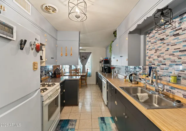 Photo 3 of Single family home for sale at 640 N Heights Rd, Wickenburg, AZ 85390 | MLS# 7067545 | Listing updated on 2026-09-02