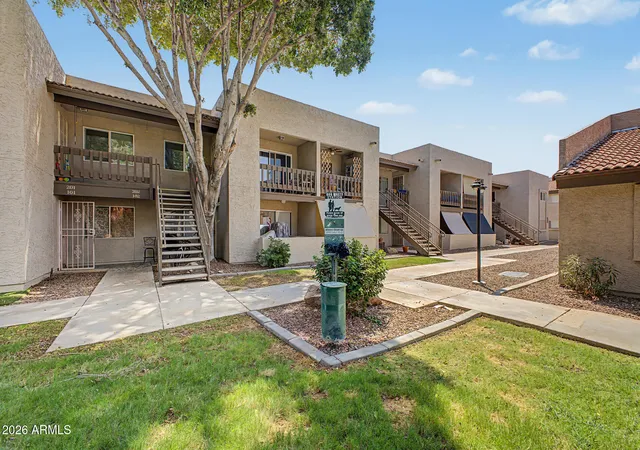 Listing Photo 2 - Condo for sale in building located at 520 N Stapley Dr, Mesa, AZ 85203 - Unit #292