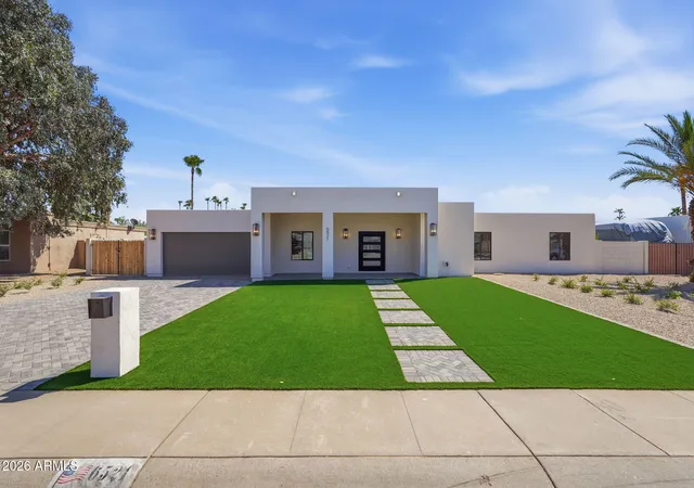 Photo 1 of Sale Pending at 6521 E Sharon Dr, Scottsdale, AZ 85254 | MLS# 7065438 | Listing updated on 2026-09-15