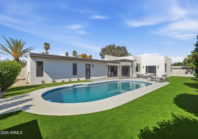 Photo 2 of Sale Pending at 6521 E Sharon Dr, Scottsdale, AZ 85254 | MLS# 7065438 | Listing updated on 2026-09-15