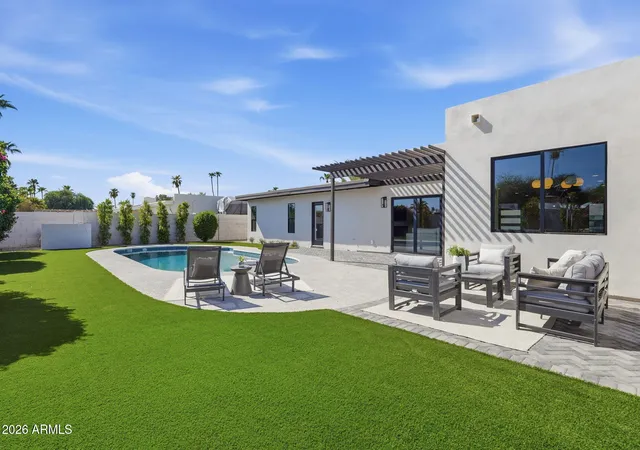 Photo 3 of Sale Pending at 6521 E Sharon Dr, Scottsdale, AZ 85254 | MLS# 7065438 | Listing updated on 2026-09-15