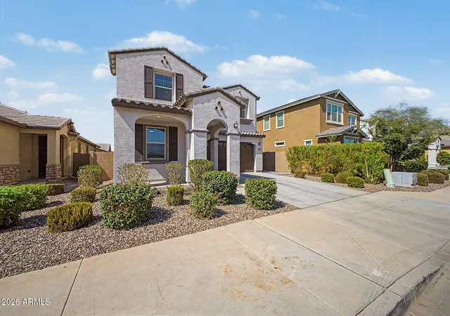 Photo 3 of Sale Pending at 2322 E Palmdale Ln, Gilbert, AZ 85298 | MLS# 7065677 | Listing updated on 2026-08-24