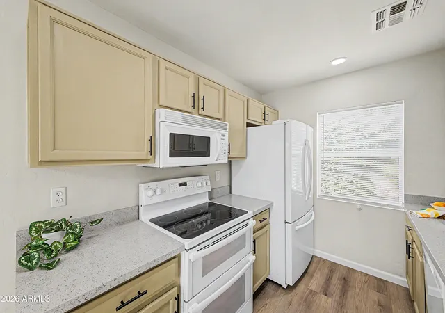4th image of 15465 W Port Royale Ln, Surprise, AZ 85379 | MLS# 7065901