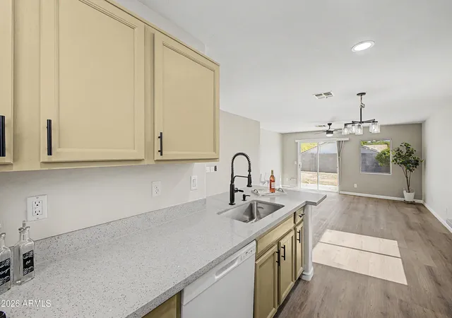 5th image of 15465 W Port Royale Ln, Surprise, AZ 85379 | MLS# 7065901
