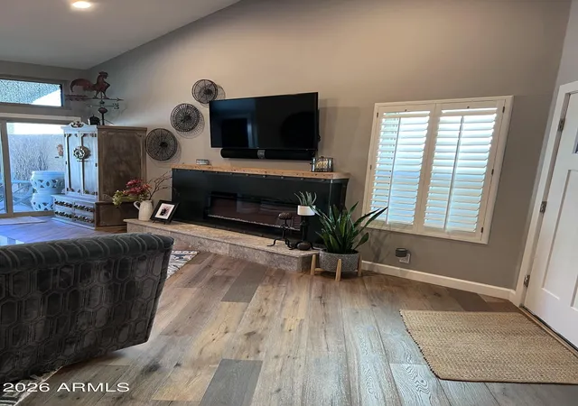 Photo 3 of Sale Pending at 310 W Monte Cristo Ave, Phoenix, AZ 85023 | MLS# 7068249 | Listing updated on 2026-08-28