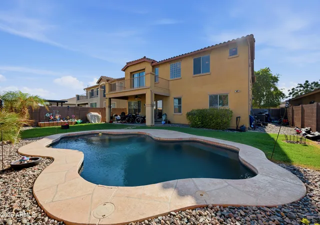 Photo 2 of Single family home for sale at 5515 S Roanoke St, Gilbert, AZ 85298 | MLS# 7066067 | Listing updated on 2026-09-15