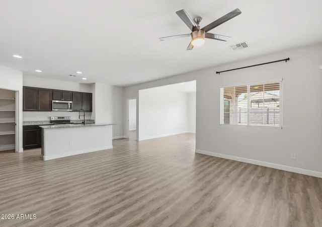 5th image of 11204 W Mobile Ln, Tolleson, AZ 85353 | MLS# 7066809