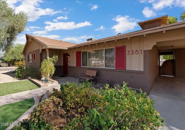 Photo 3 of Single family home for sale at 2301 W Saint John Rd, Phoenix, AZ 85023 | MLS# 7069592 | Listing updated on 2026-10-28