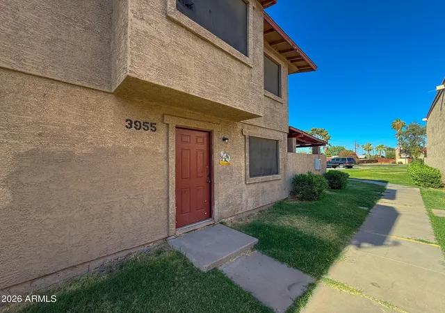 Photo 3 of Sale Pending at 3955 W Wonderview Rd, Phoenix, AZ 85019 | MLS# 7065726 | Listing updated on 2026-09-19