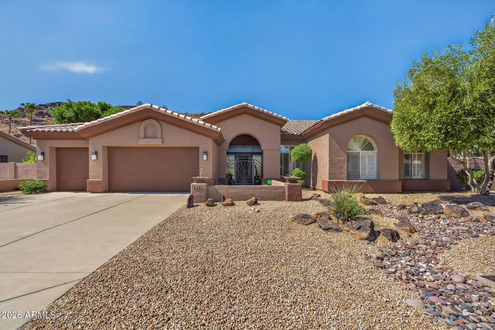 Single family home for sale at 5565 W Pinnacle Hl Dr, Glendale, AZ 85310 | MLS# 7081454