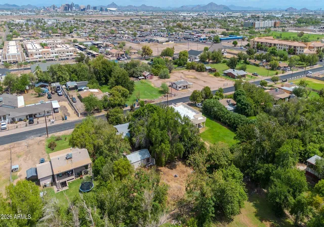36th image of 915 W Tamarisk St, Phoenix, AZ 85041 | MLS# 7067630