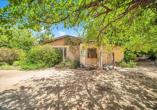 4th image of 915 W Tamarisk St, Phoenix, AZ 85041 | MLS# 7067630