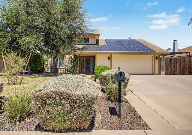 2nd image of 3960 W Glenaire Dr, Phoenix, AZ 85053 | MLS# 7067611