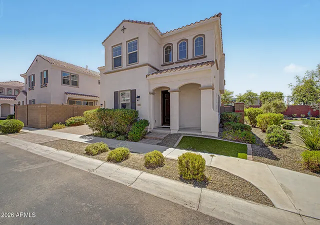 Photo 4 of Single family home for sale at 939 E Danbury Dr, Phoenix, AZ 85022 | MLS# 7068917 | Listing updated on 2026-09-11
