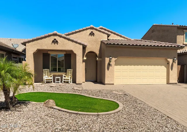 Photo 2 of Sale Pending at 424 E Canyon Rock Rd, San Tan Valley, AZ 85143 | MLS# 7065940 | Listing updated on 2026-10-08