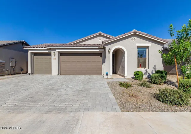Photo 2 of Single family home for sale at 25645 S 225th Pl, Queen Creek, AZ 85142 | MLS# 7069548 | Listing updated on 2026-09-15