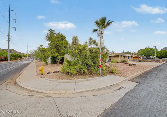 24th image of 1202 E Becker Ln, Phoenix, AZ 85020 | MLS# 7066027