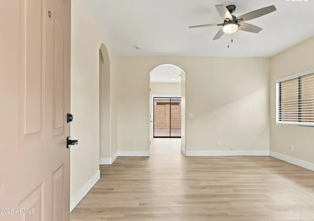 4th image of 803 W Lydia Ln, Phoenix, AZ 85041 | MLS# 7065979
