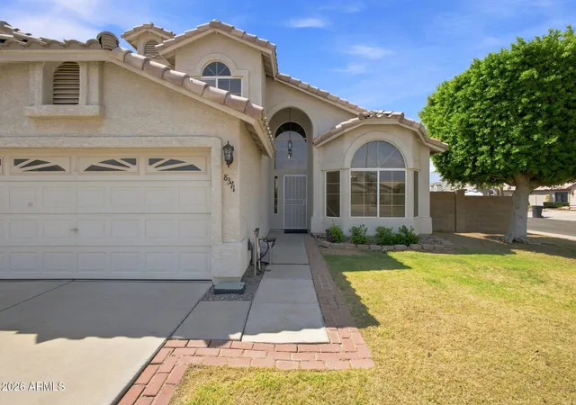 Photo 3 of Single family home for sale at 8371 W Villa Rita Dr, Peoria, AZ 85382 | MLS# 7066010 | Listing updated on 2026-09-08