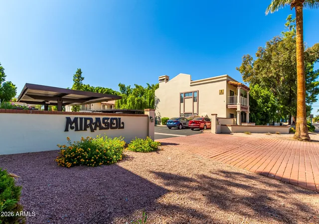2nd image of 1017 E Maryland Ave, Phoenix, AZ 85014