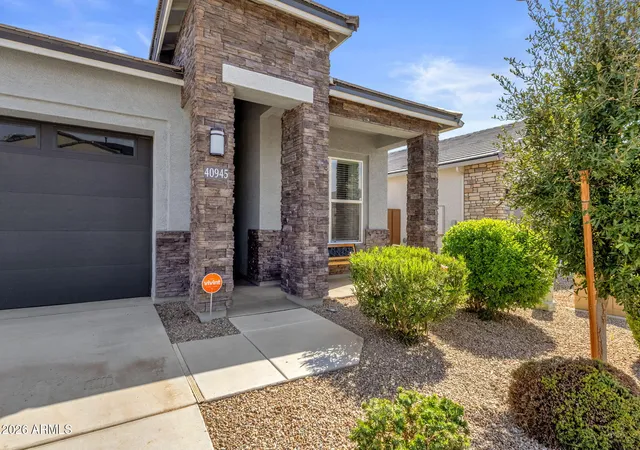 Photo 3 of Single family home for sale at 40945 W Hillman Dr, Maricopa, AZ 85138 | MLS# 7073504 | Listing updated on 2026-09-19