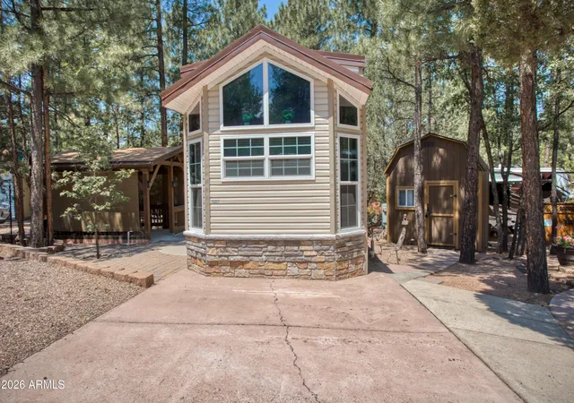 2nd image of 2240 E Tender Foot Trl, Show Low, AZ 85901 | MLS# 7066424