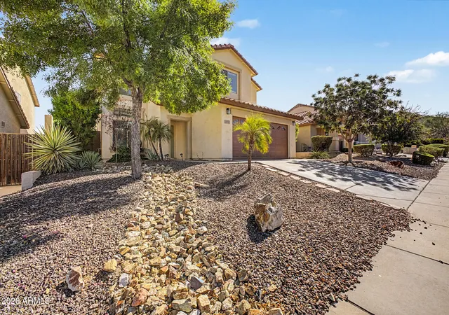 Photo 3 of Single family home for sale at 6509 W Red Fox Rd, Phoenix, AZ 85083 | MLS# 7068366 | Listing updated on 2026-08-28