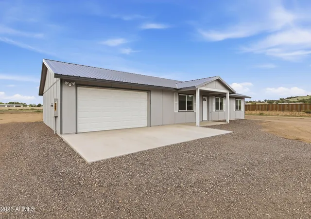 2nd image of 327 Halli Jo Loop, Taylor, AZ 85939 | MLS# 7066863