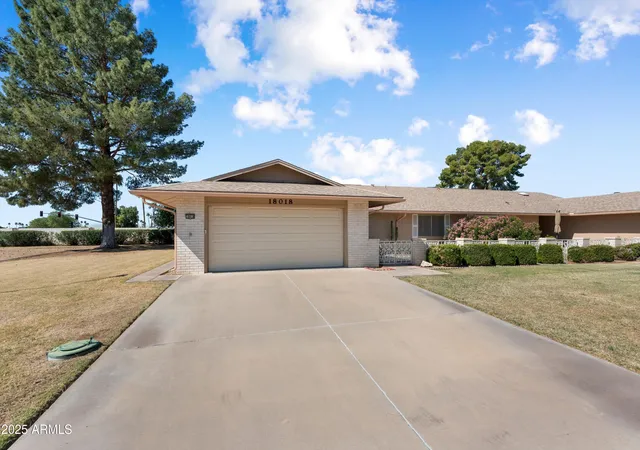 Photo 3 of Townhouse for sale at 18018 N Highwood Ct, Sun City, AZ 85373 | MLS# 7067491 | Listing updated on 2026-09-20