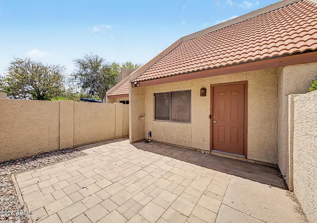 Photo 4 of Townhouse for sale at 13833 N 41st Lane, Phoenix, AZ 85053 | MLS# 7066694 | Listing updated on 2026-09-10