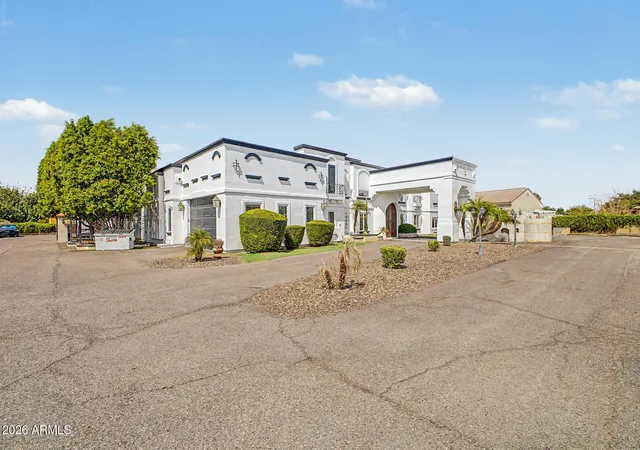 Photo 4 of Single family home for sale at 5619 N 83rd Avenue, Glendale, AZ 85303 | MLS# 7068229 | Listing updated on 2026-09-09
